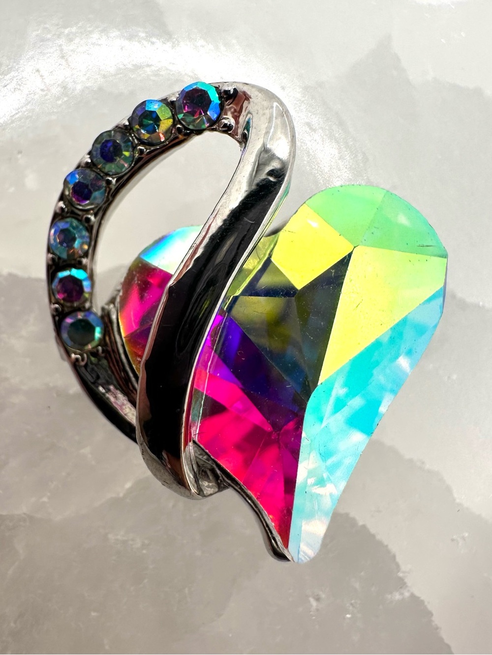 Fashion: Infinity Heart Rainbow Love Pendant
